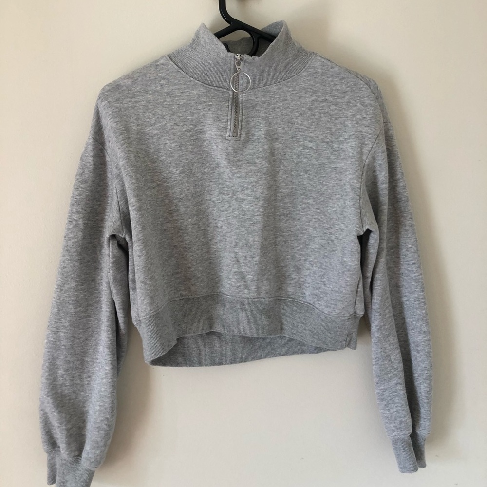 Grey crop sweater